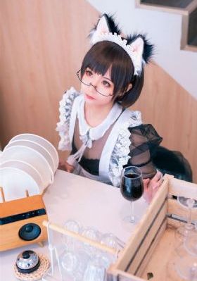 他信之女贝东丹当选泰国总理